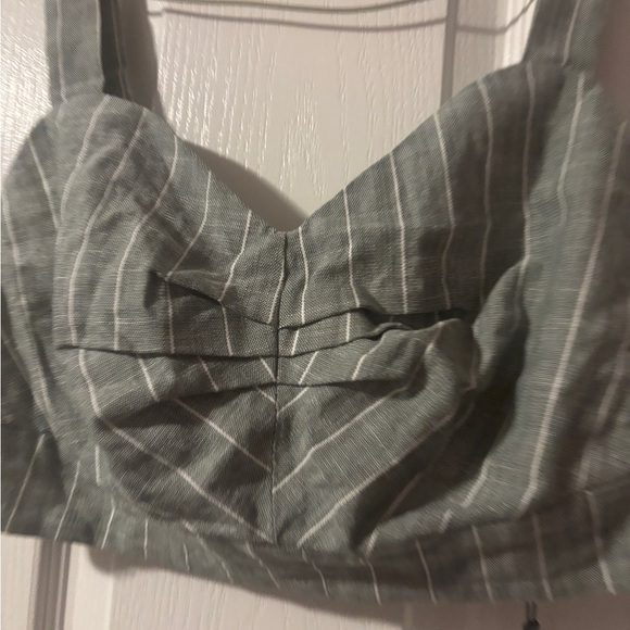 NWOT VERO MODA TAILORED CROPPED SUIT TOP IN KHAKI PIN STRIPE-GREEN - Picture 3 of 6